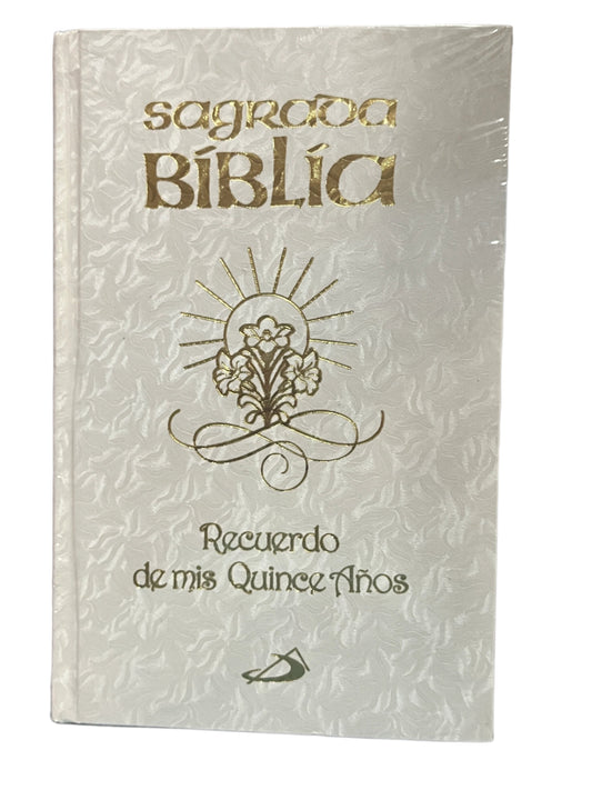 Biblia Latinoamérica Mis Quince Años (Letra Grand, Blanca)