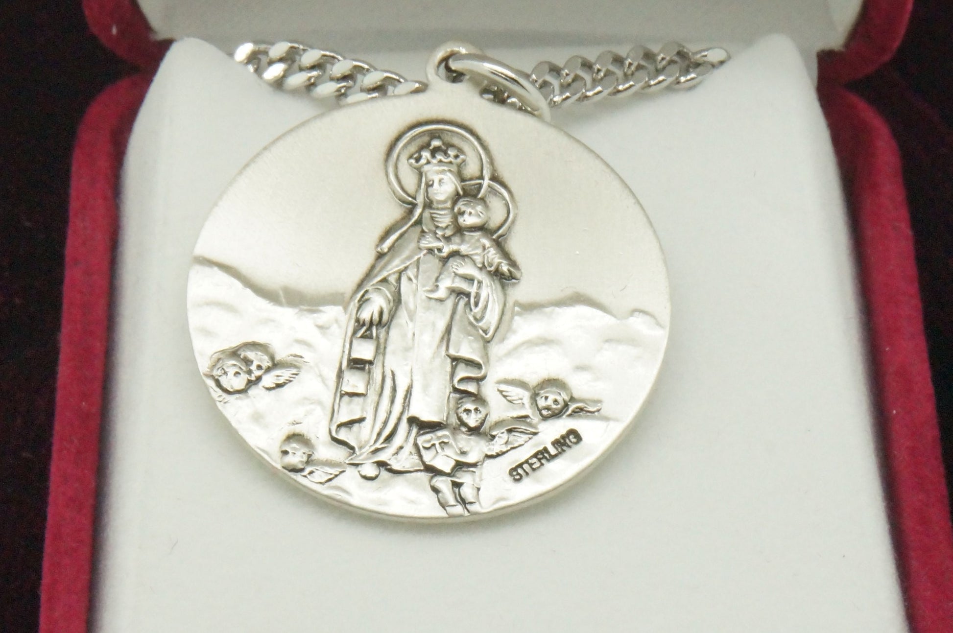 Silver Sacred Heart of Jesus and Virgen Mary in the other side with chain. - Unique Catholic Gifts