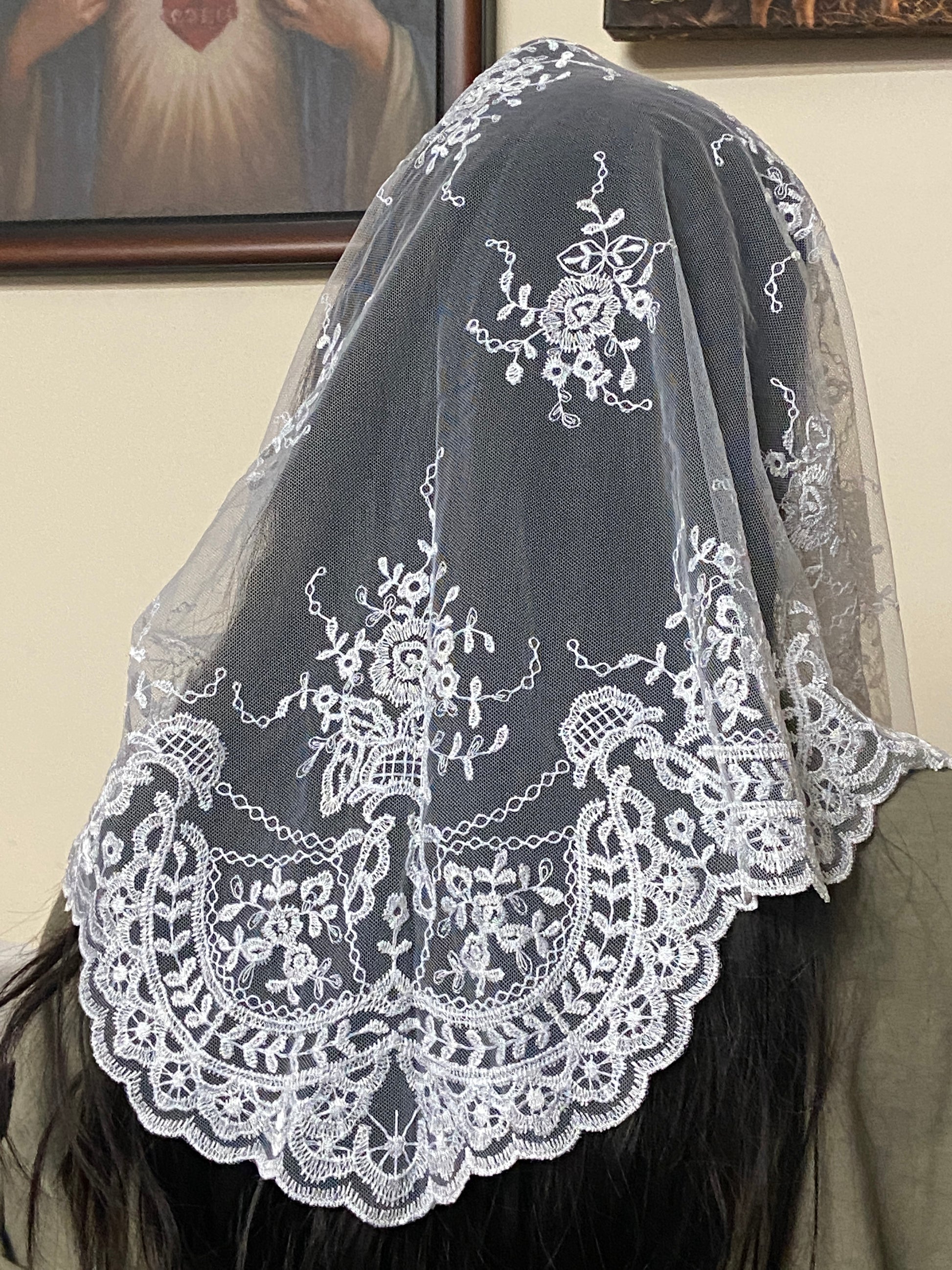 White Abanico Lace Mantilla Chapel Spanish Veil 51" - Unique Catholic Gifts