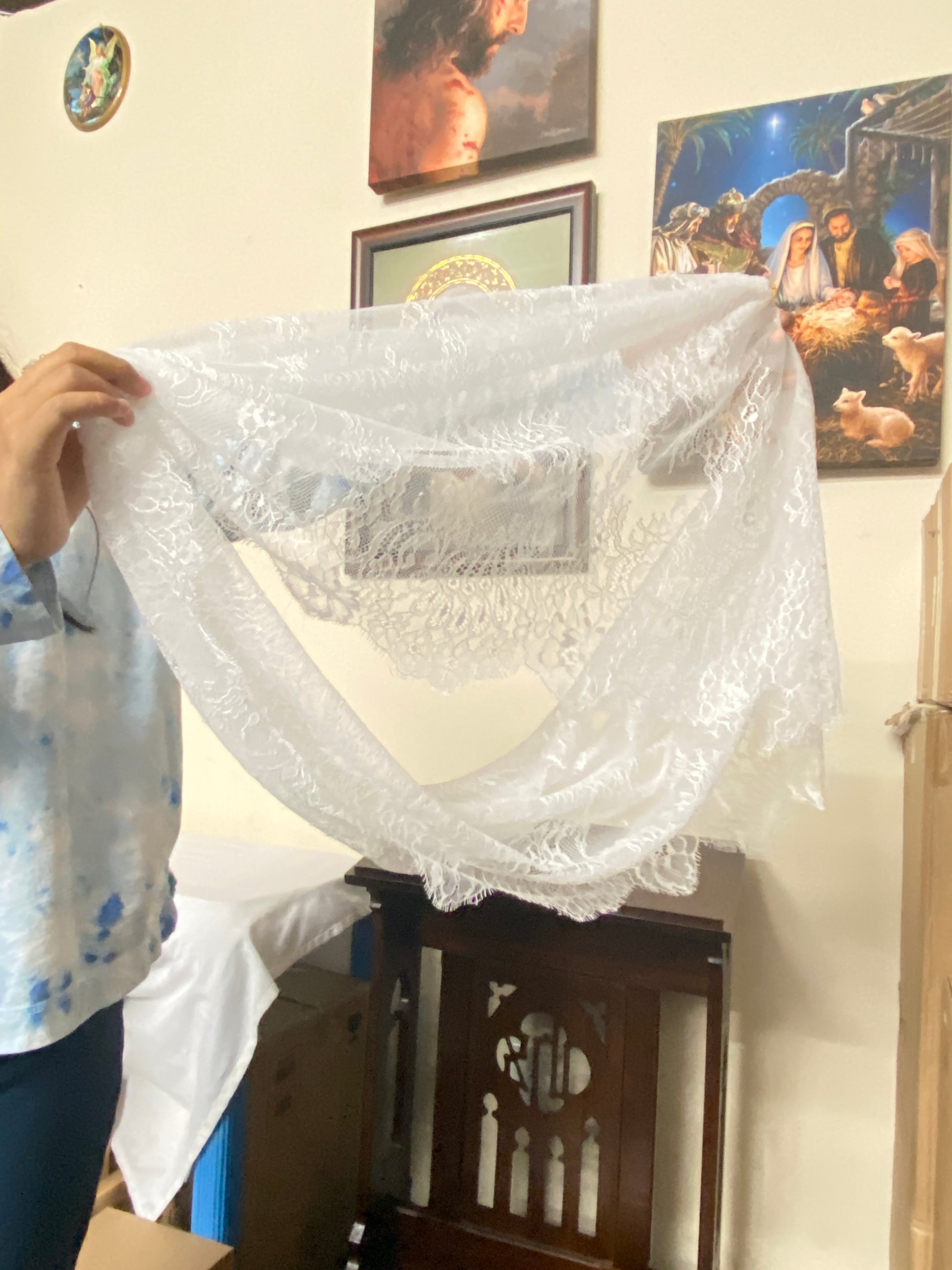 White Lace Infinity Chapel Spanish Veil 31" x 36" - Unique Catholic Gifts