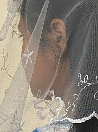 White Rosa Spanish Veil 37" - Unique Catholic Gifts