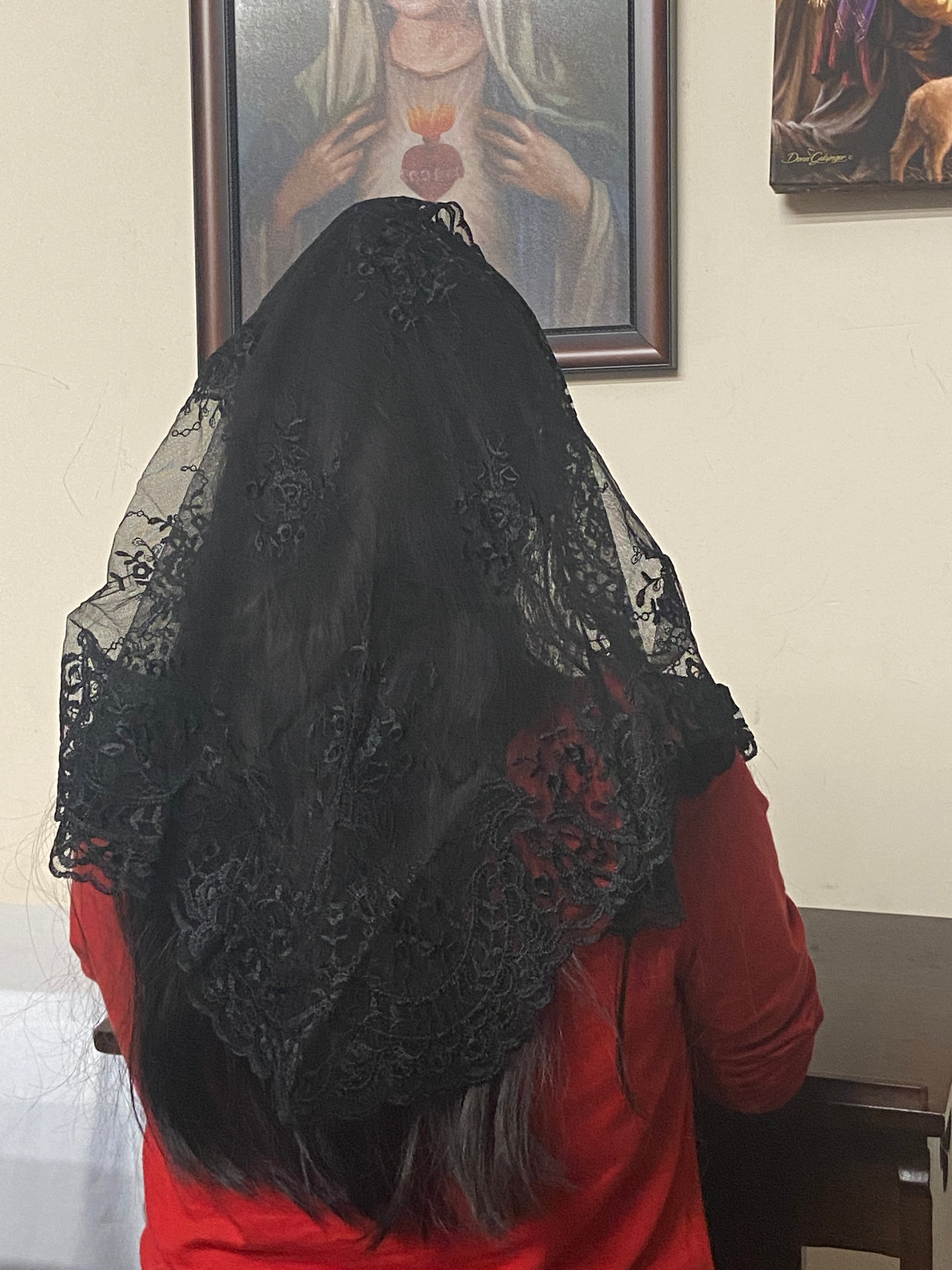 Black Abanico Lace Mantilla Chapel Spanish Veil 51" - Unique Catholic Gifts